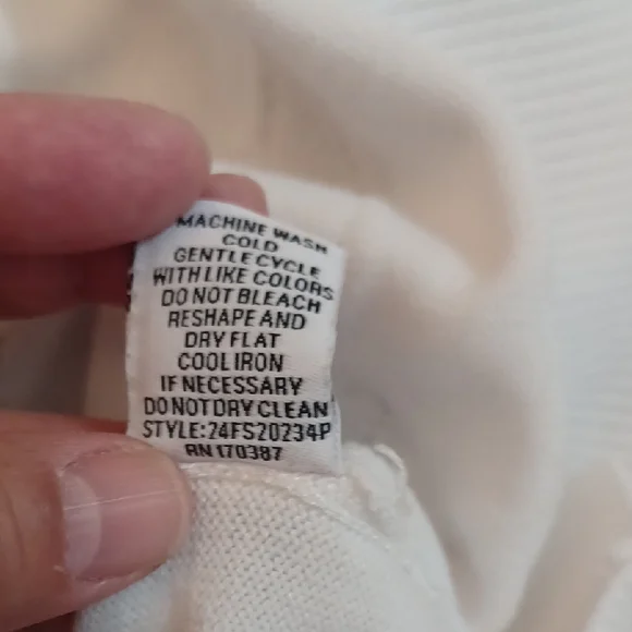 Chic White Cardigan with Blue Floral Appliques. - Picture 7 of 7